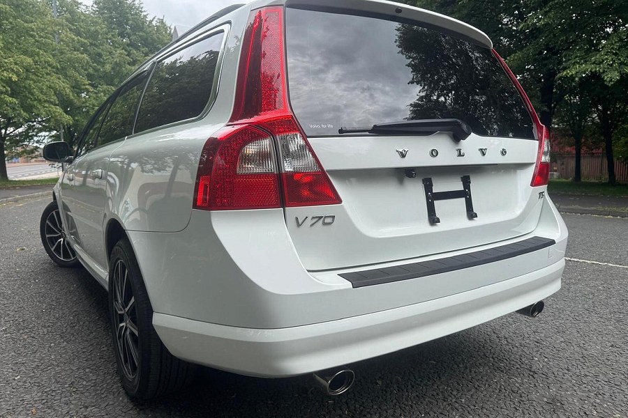 2011 Volvo V70 photo 10