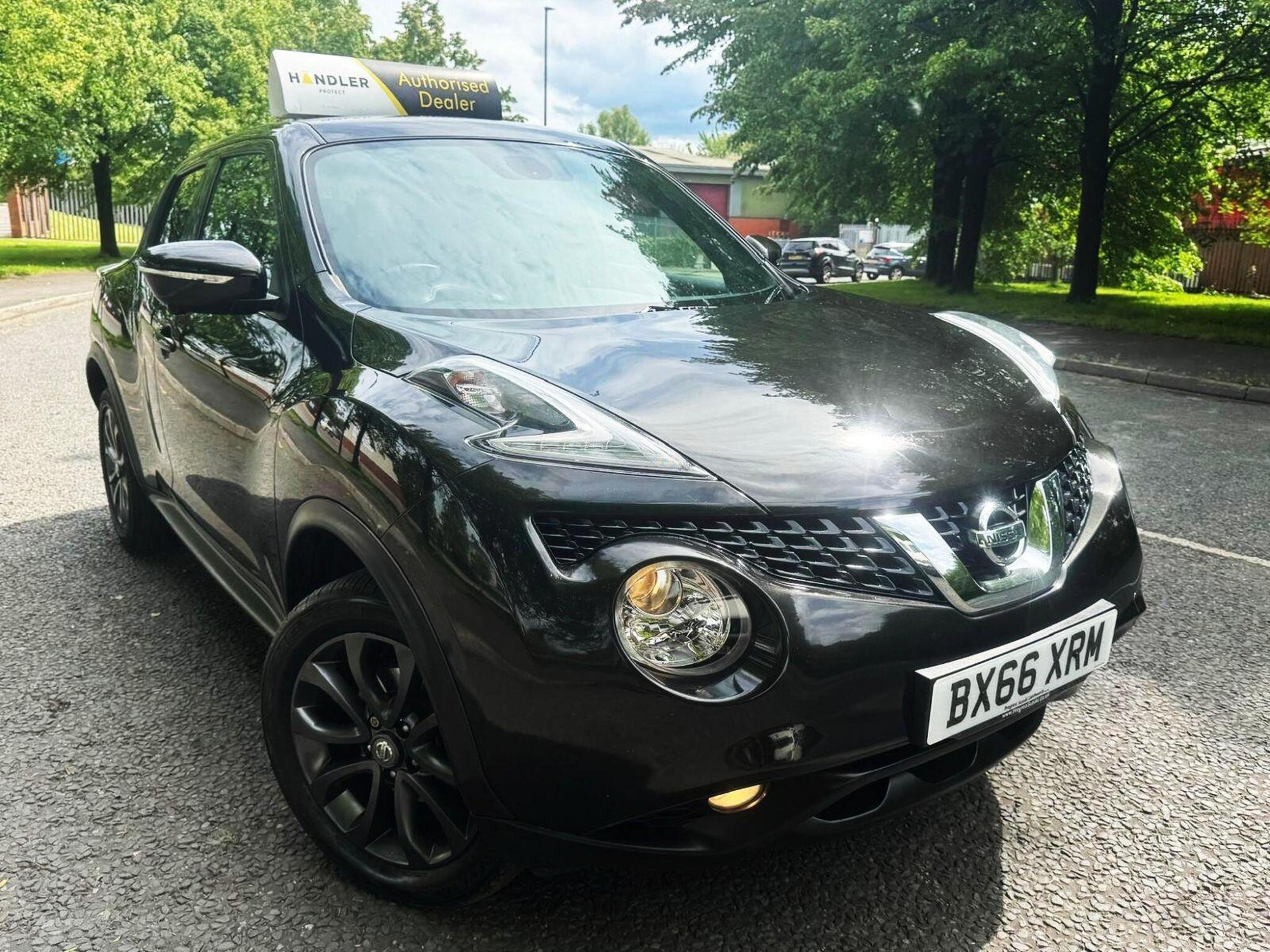 2016 Nissan Juke 1.2 DIG-T Tekna SUV 5dr Petrol Manual Euro 6 (s/s) (115 ps) for sale at Bros Motors