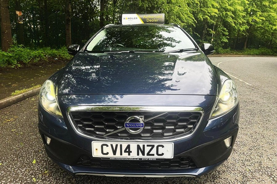 Volvo V40 Cross Country photo 2