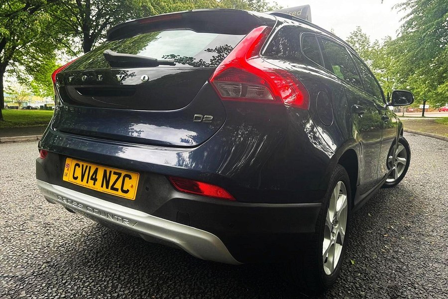 2014 Volvo V40 Cross Country photo 10