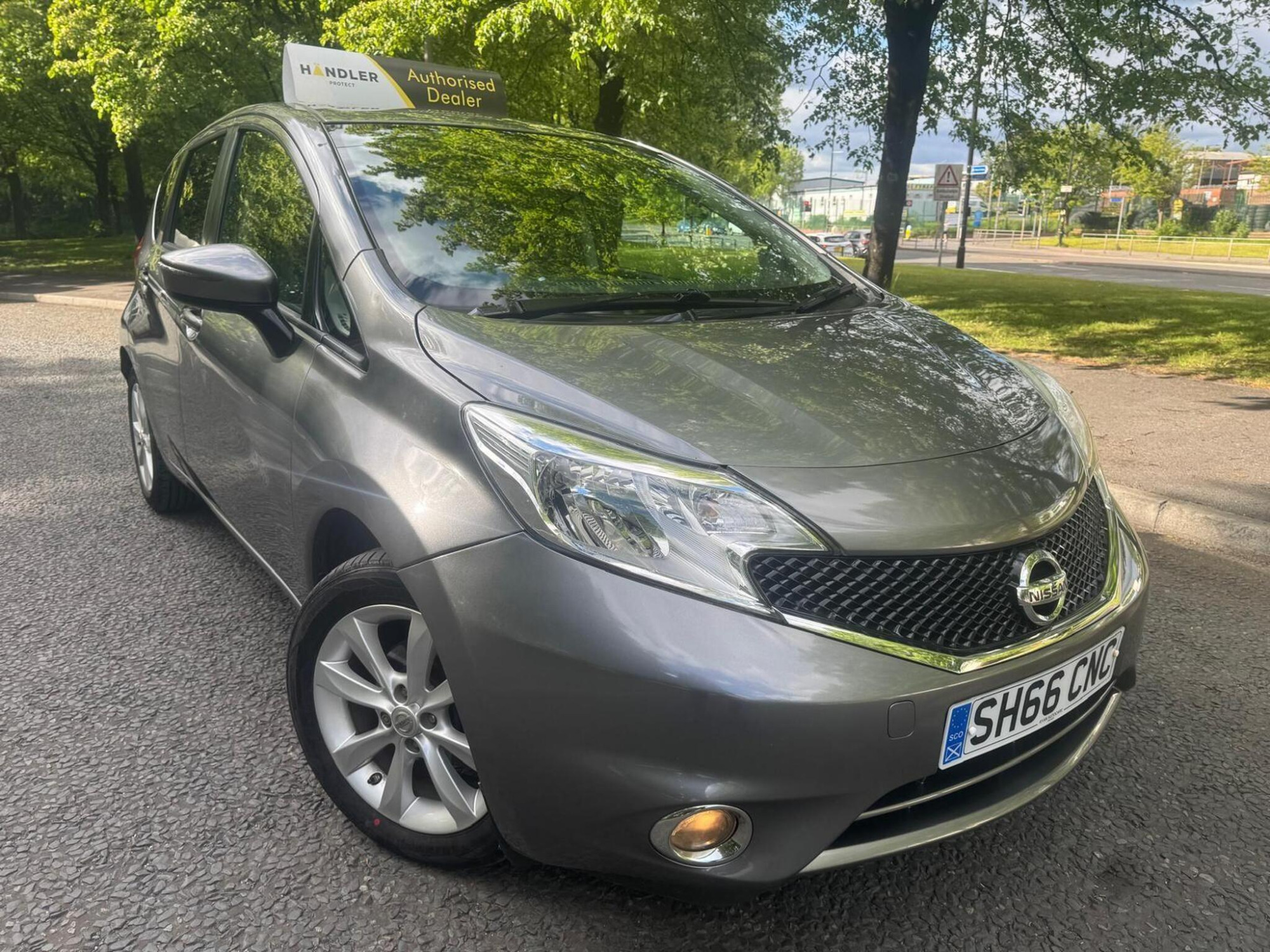 2016 Nissan Note 1.2 DIG-S Acenta Premium Hatchback 5dr Petrol XTRON Euro 6 (s/s) (98 ps) for sale at Bros Motors