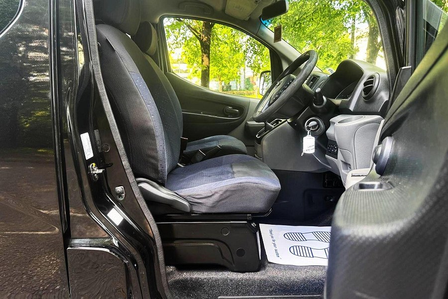 2013 Nissan NV200 photo 13