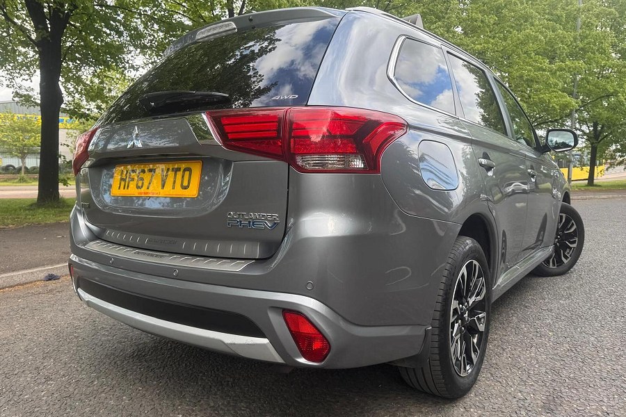 2017 Mitsubishi Outlander photo 9