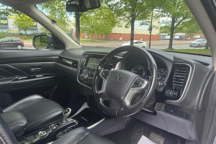 2017 Mitsubishi Outlander photo 13