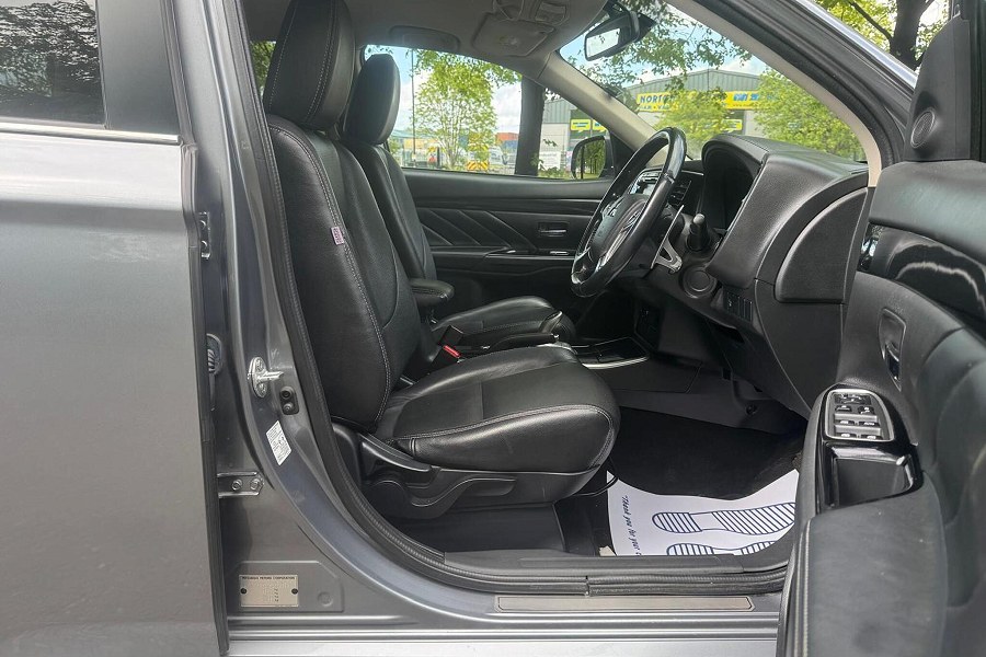 2017 Mitsubishi Outlander photo 14