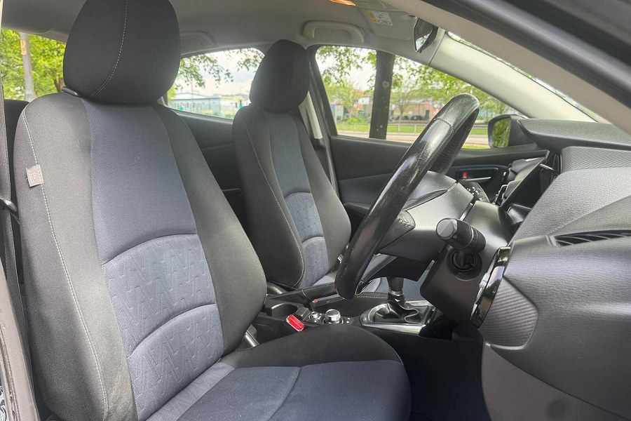 2015 Mazda Mazda2 photo 14