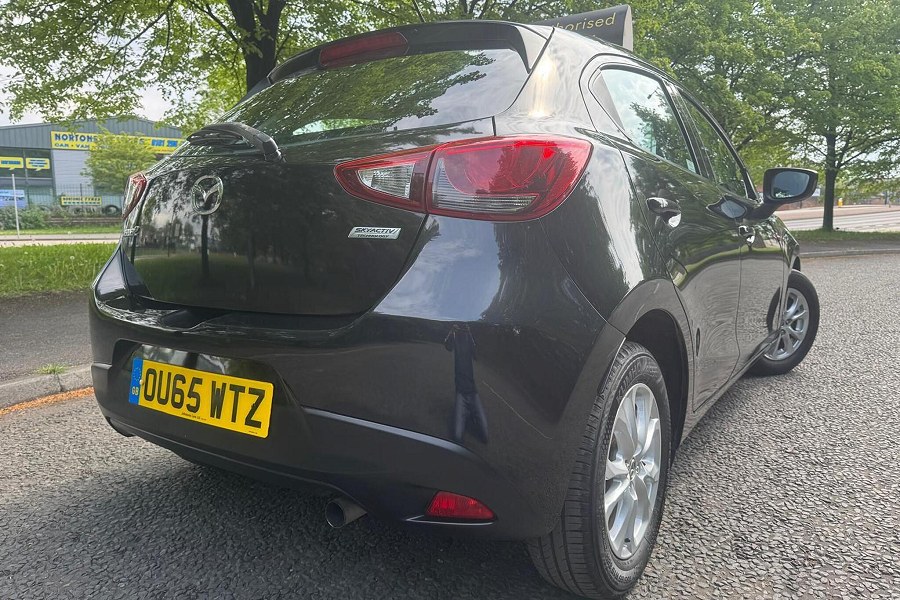 2015 Mazda Mazda2 photo 12