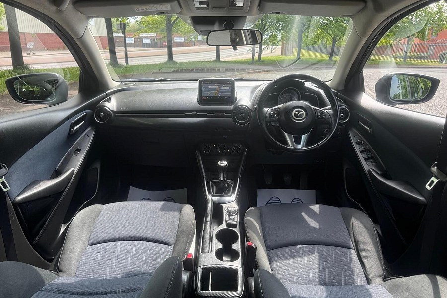 2015 Mazda Mazda2 photo 13