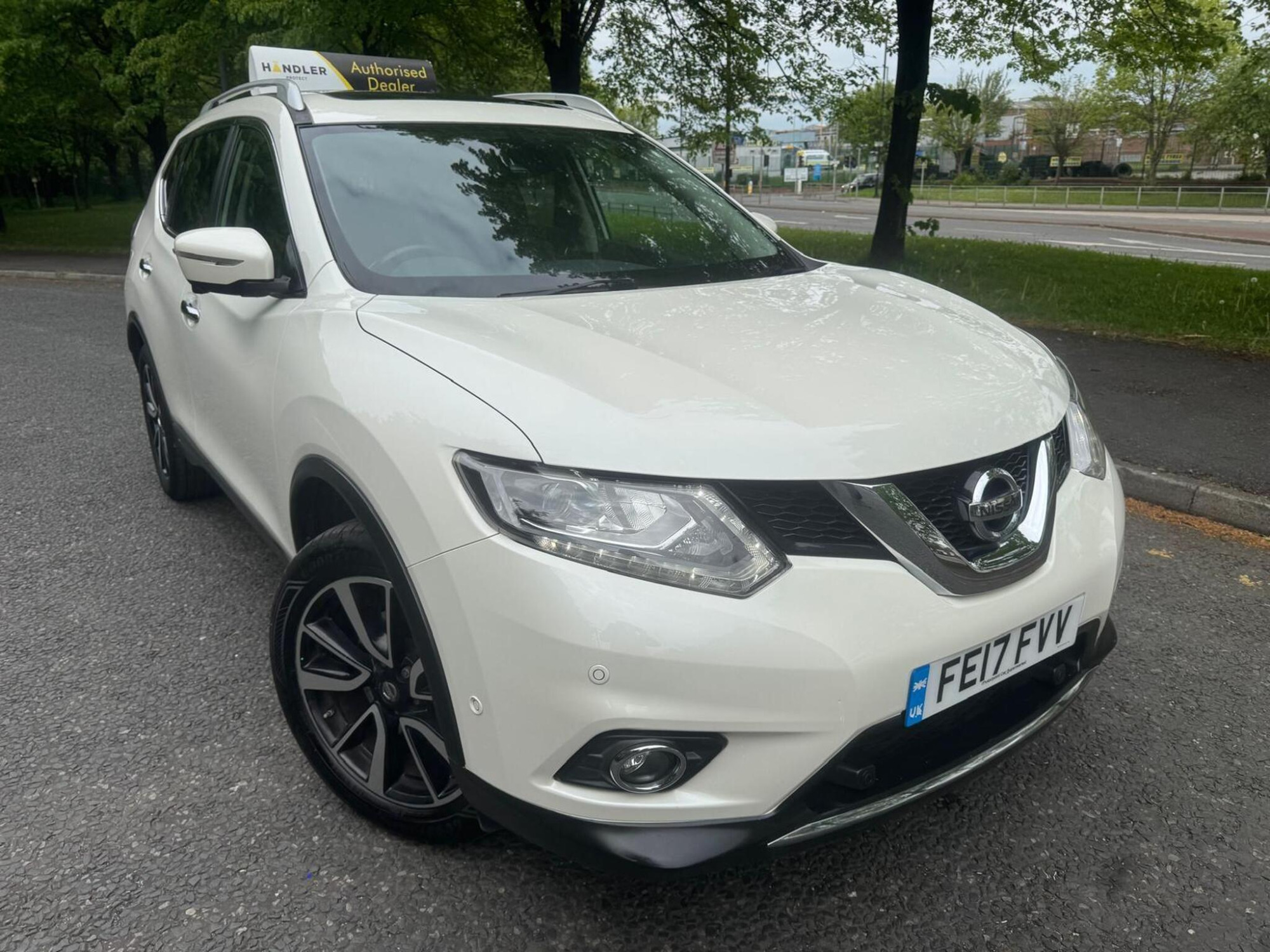 2017 Nissan X-Trail 1.6 dCi Tekna SUV 5dr Diesel Manual 4WD Euro 6 (s/s) (130 ps) for sale at Bros Motors