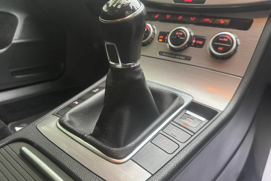 2014 Volkswagen Passat photo 13