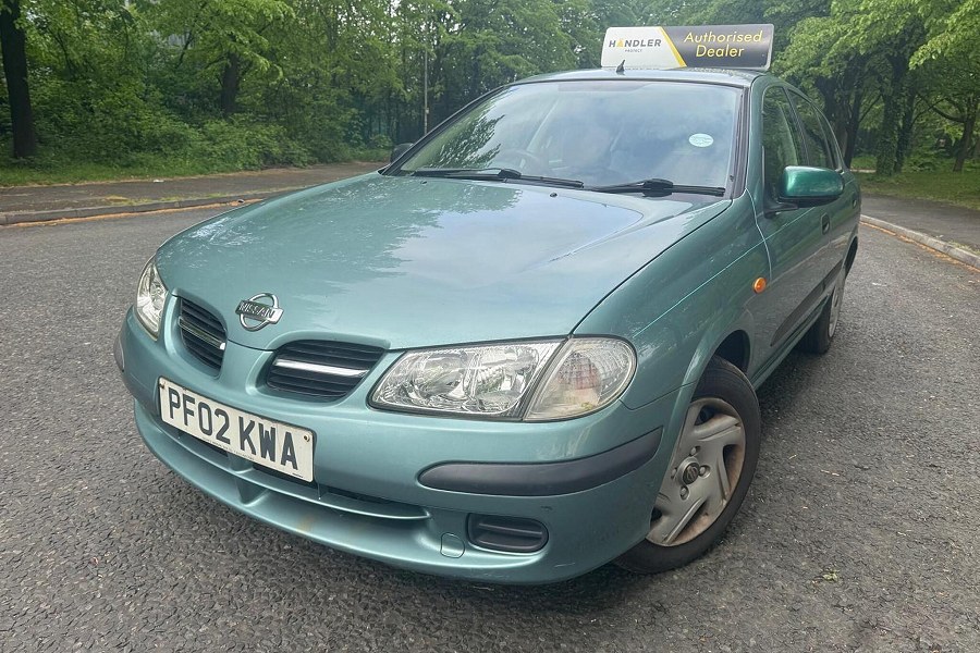 Nissan Almera photo 2