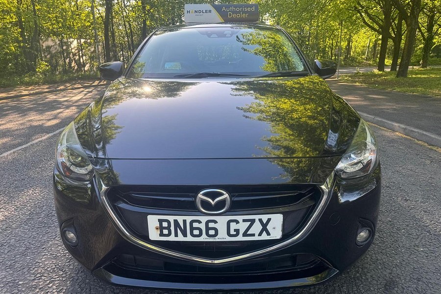 Mazda Mazda2 photo 2