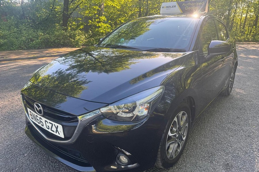 2016 Mazda Mazda2 photo 3