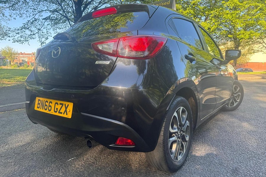 2016 Mazda Mazda2 photo 12