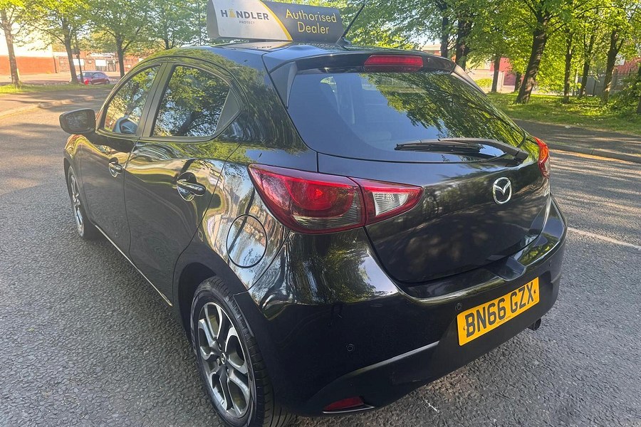 2016 Mazda Mazda2 photo 5