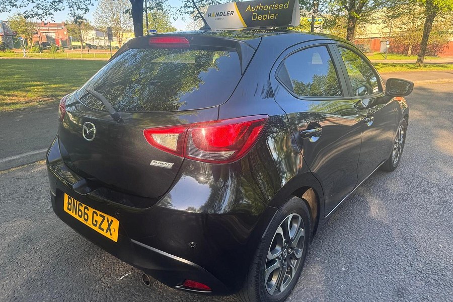 2016 Mazda Mazda2 photo 7