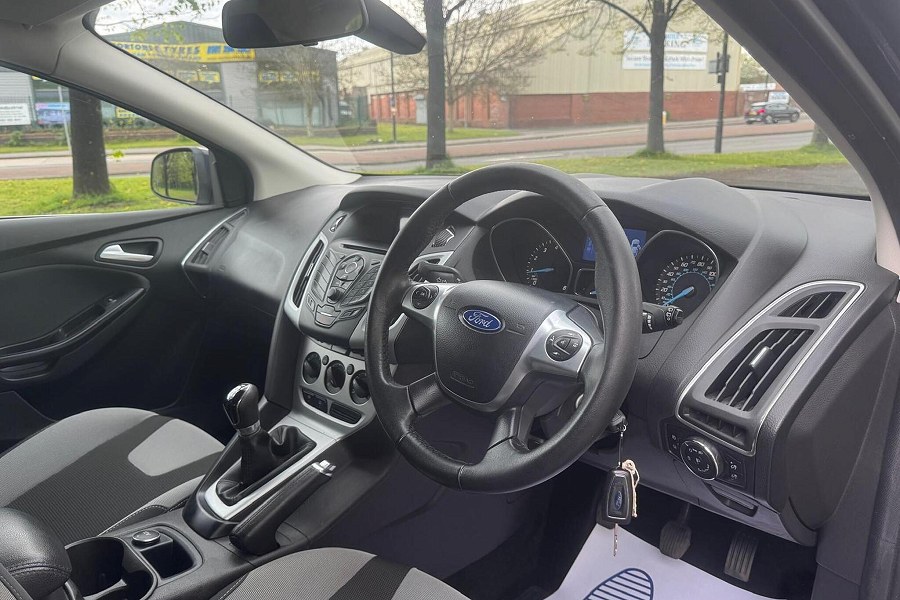 2014 Ford Focus photo 14