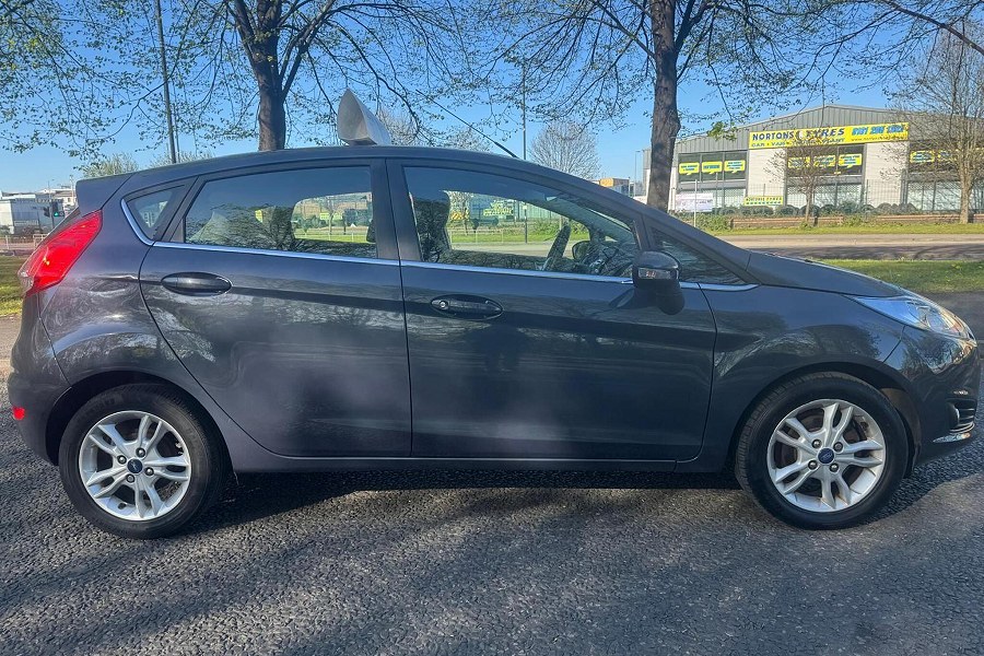 2015 Ford Fiesta photo 11