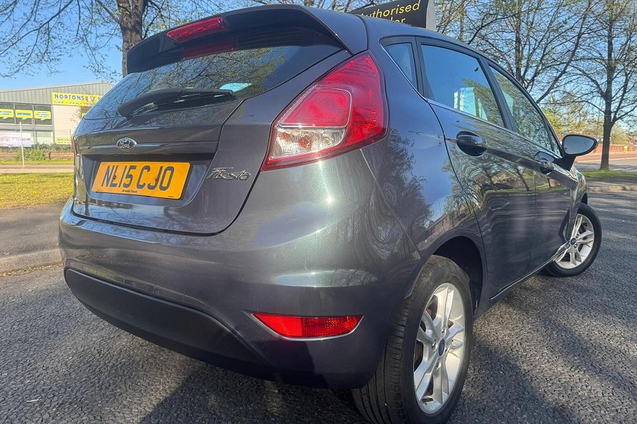 2015 Ford Fiesta photo 9