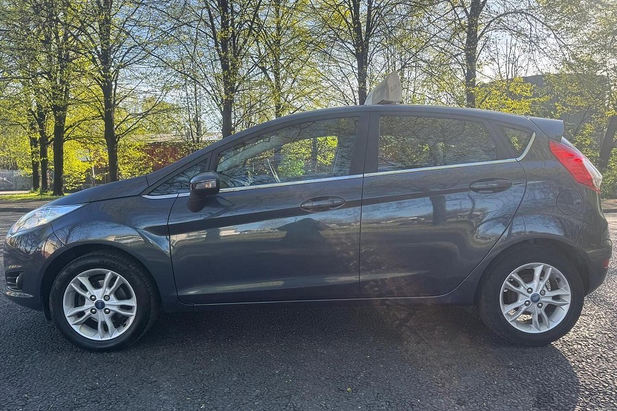2015 Ford Fiesta photo 10