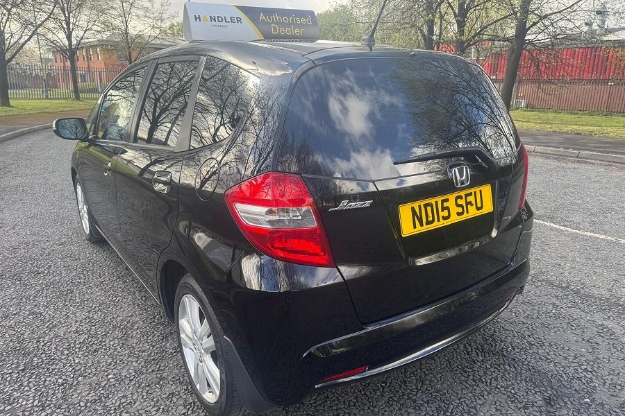 2015 Honda Jazz photo 9