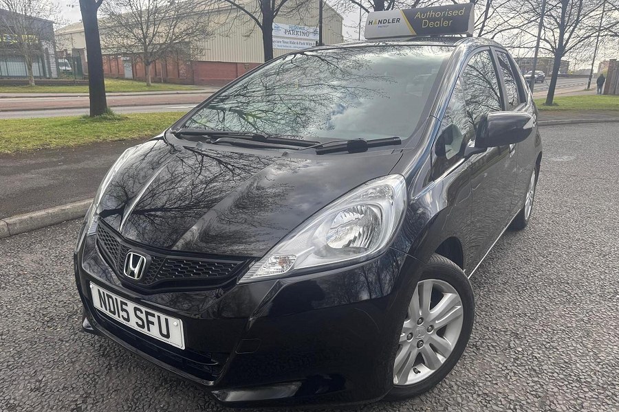 2015 Honda Jazz photo 3