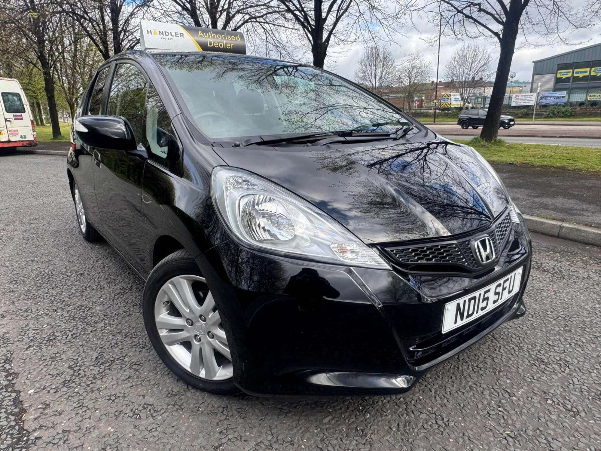 2015 Honda Jazz 1.4 i-VTEC ES Plus Euro 5 5dr for sale at Bros Motors