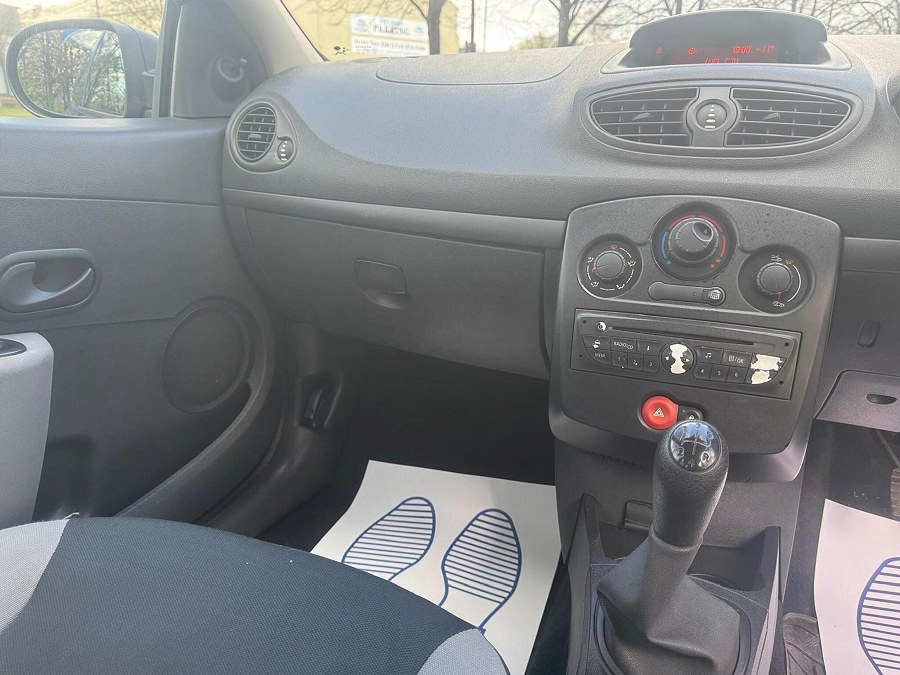 2009 Renault Clio photo 14