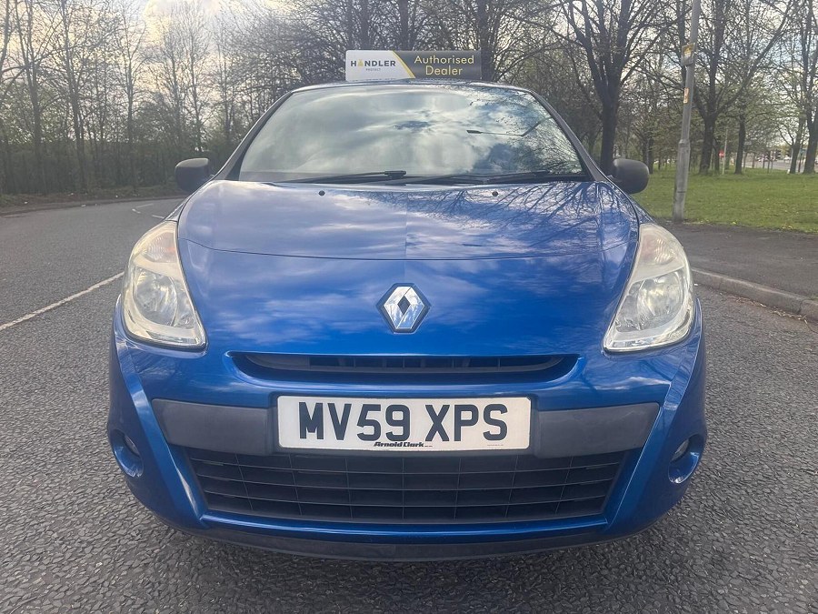 Renault Clio photo 2