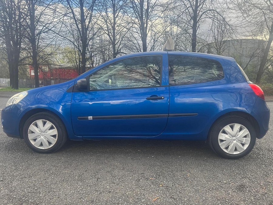 2009 Renault Clio photo 9