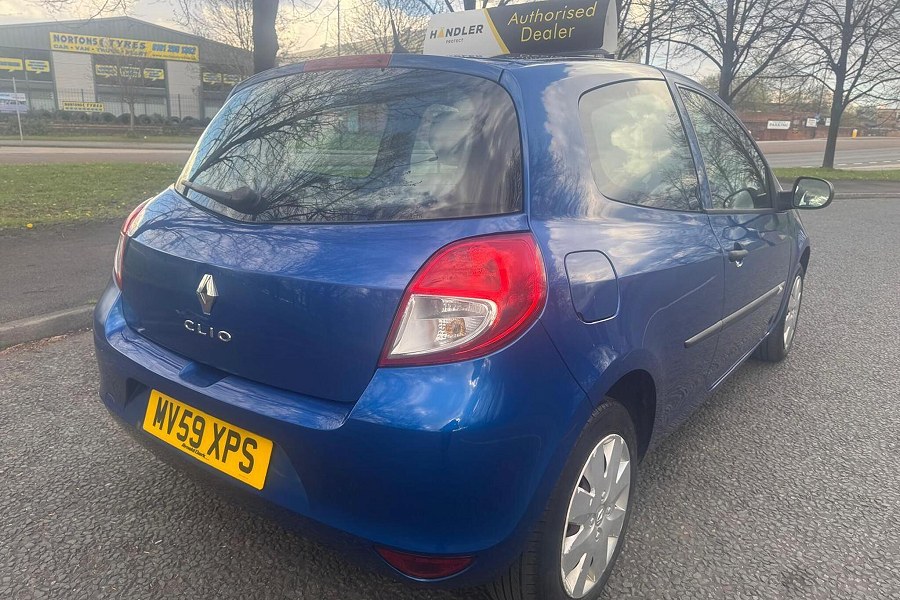 2009 Renault Clio photo 12