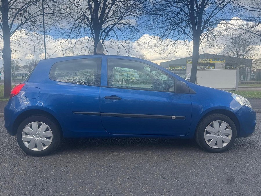 2009 Renault Clio photo 11