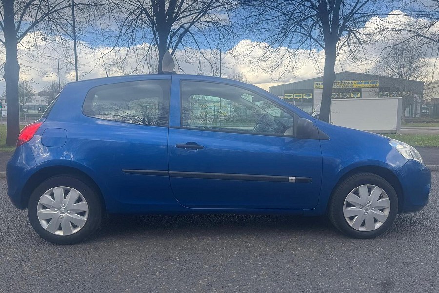2009 Renault Clio photo 11