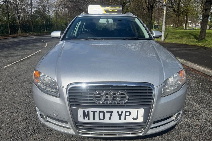 Audi A4 Avant photo 2