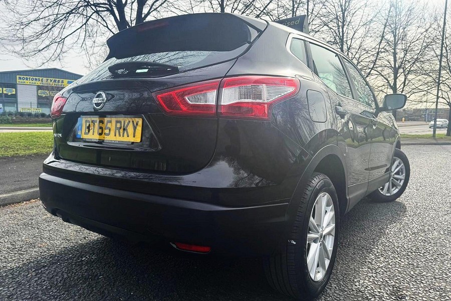 2015 Nissan Qashqai photo 14
