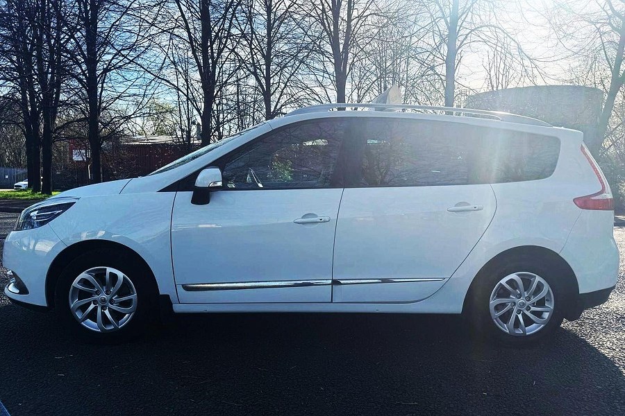 2015 Renault Grand Scenic photo 4