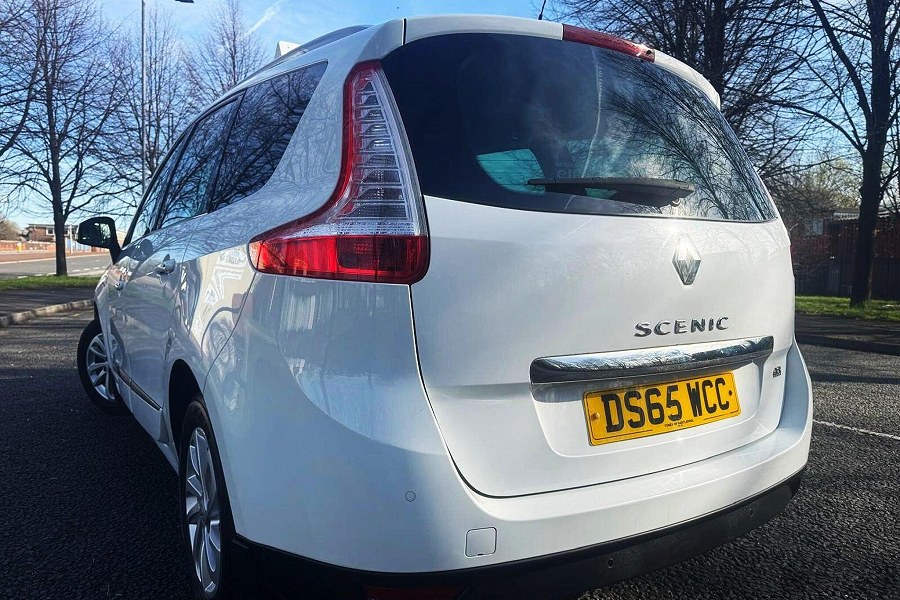 2015 Renault Grand Scenic photo 9