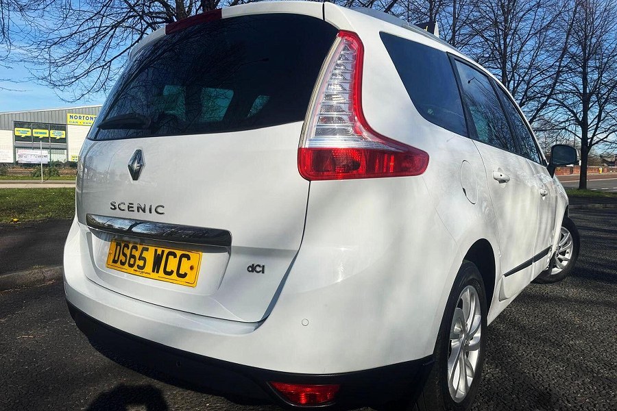 2015 Renault Grand Scenic photo 11