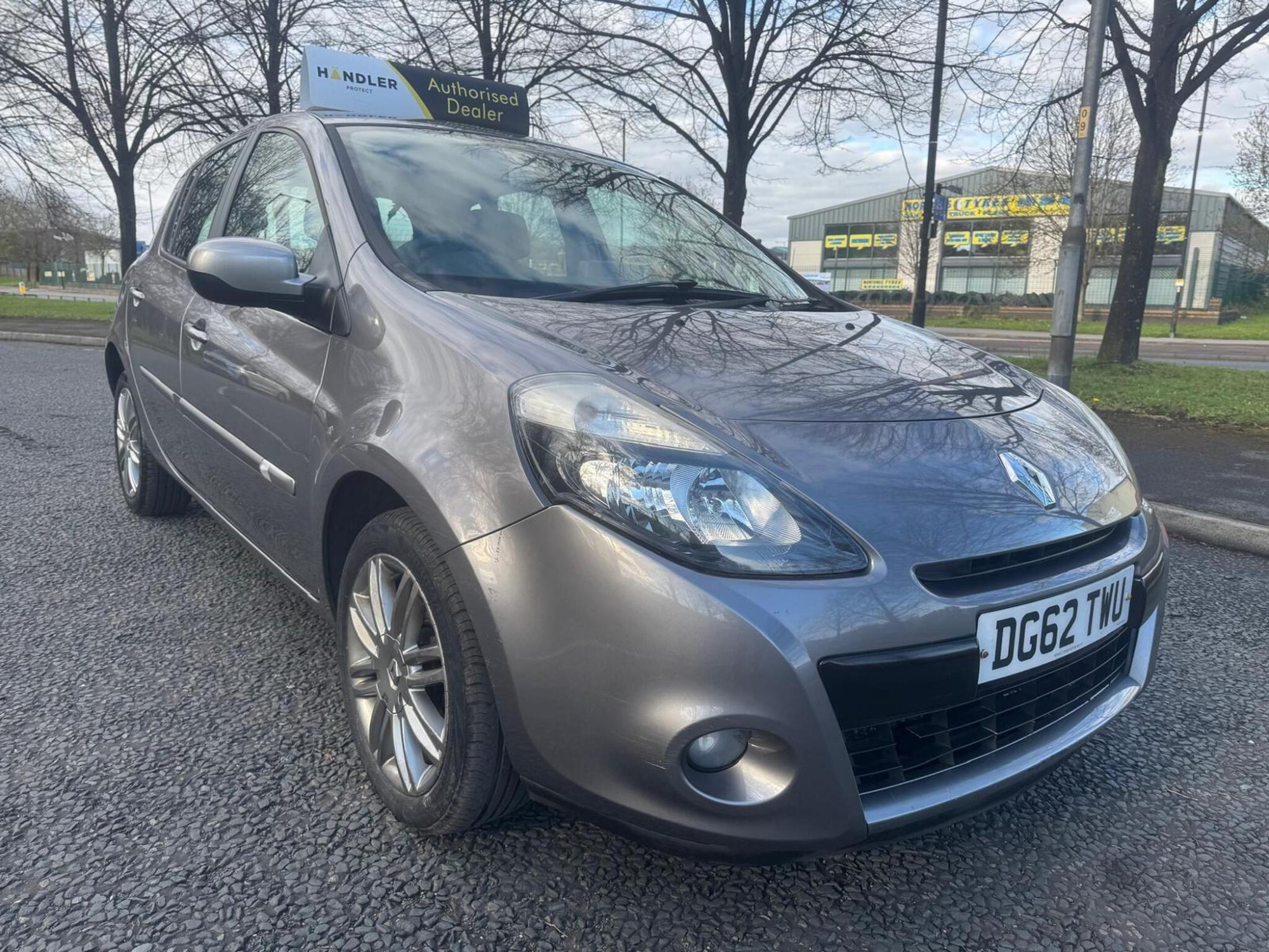 2012 Renault Clio 1.2 Dynamique TomTom Euro 5 5dr for sale at Bros Motors