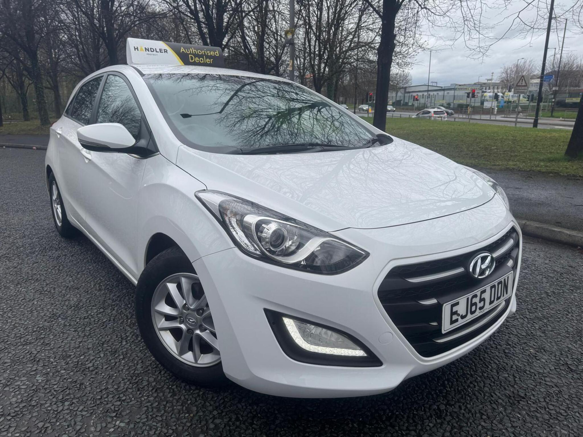 2015 Hyundai i30 1.6 CRDi Blue Drive SE Nav Euro 6 (s/s) 5dr for sale at Bros Motors
