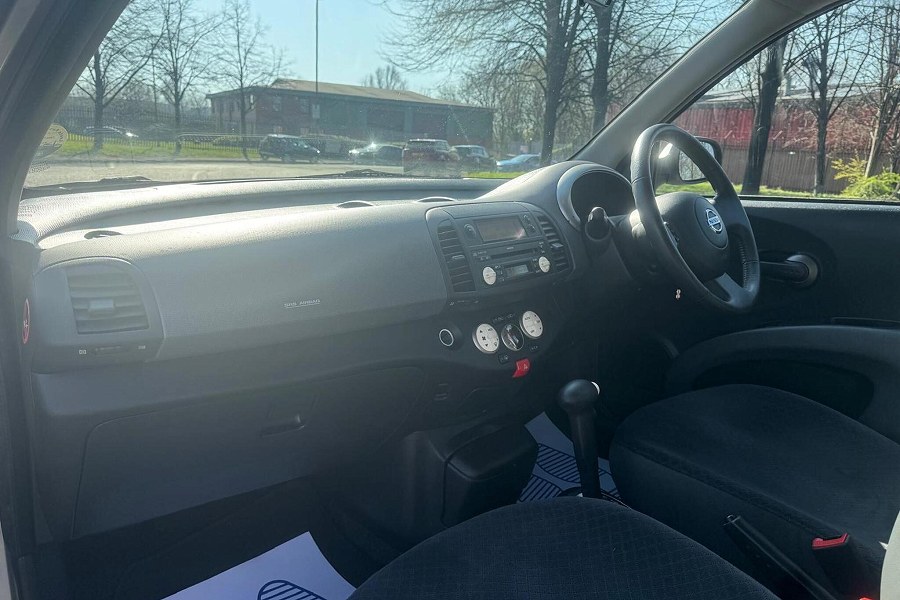2004 Nissan Micra photo 14