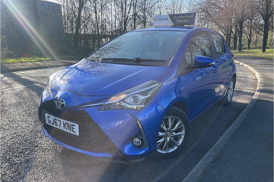 2017 Toyota Yaris photo 3