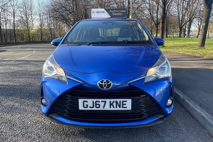 Toyota Yaris photo 2