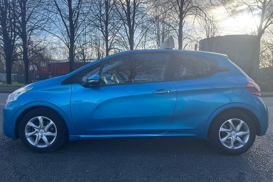 2013 Peugeot 208 photo 8