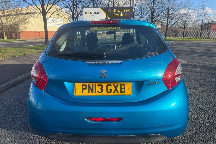 2013 Peugeot 208 photo 10