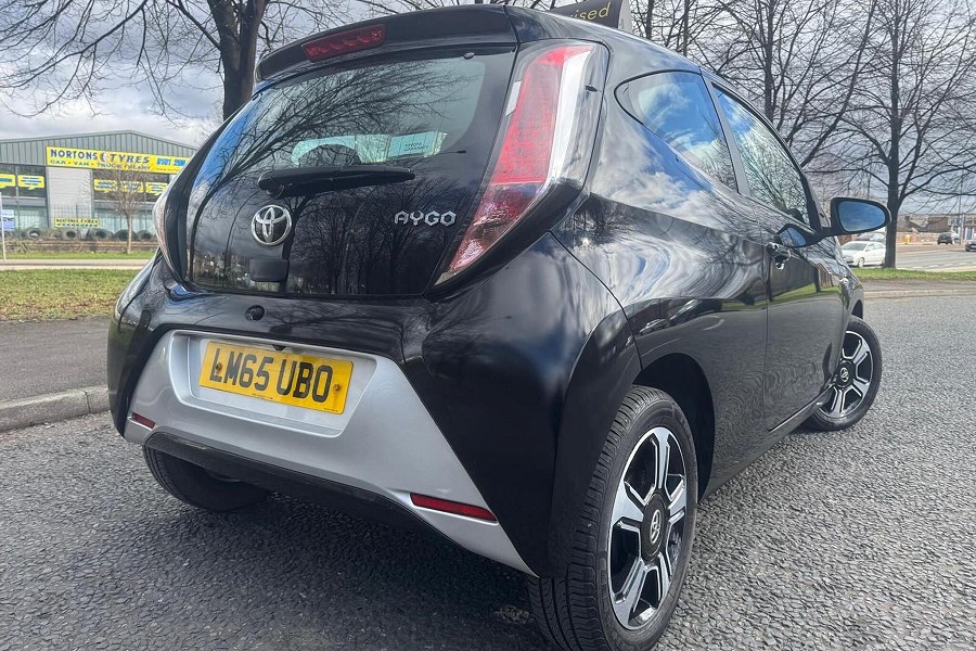2015 Toyota AYGO photo 7
