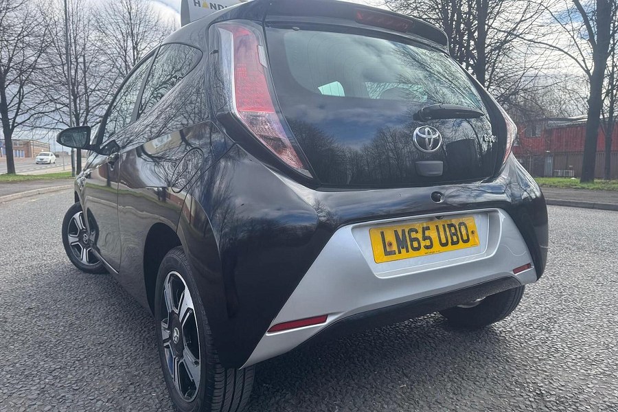 2015 Toyota AYGO photo 6