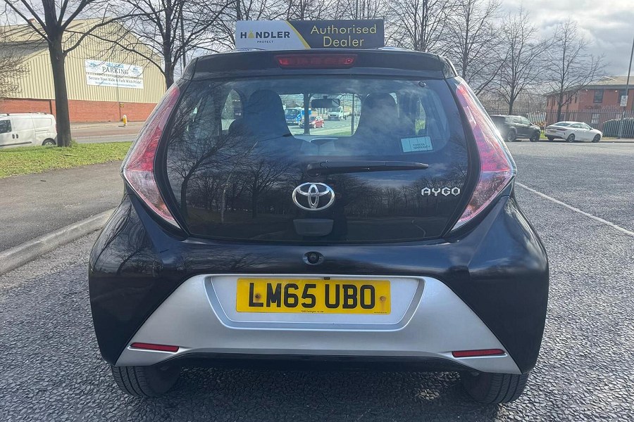 2015 Toyota AYGO photo 12