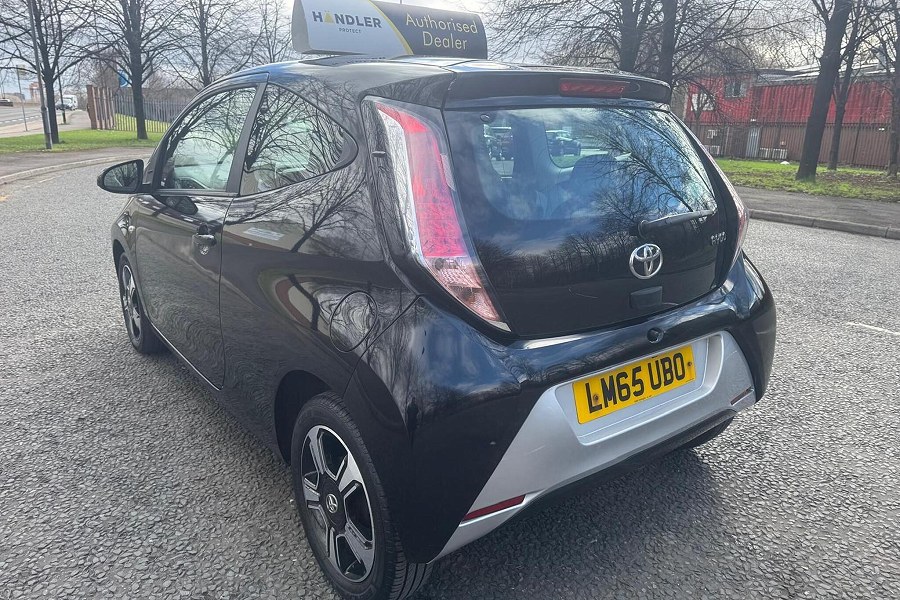 2015 Toyota AYGO photo 9