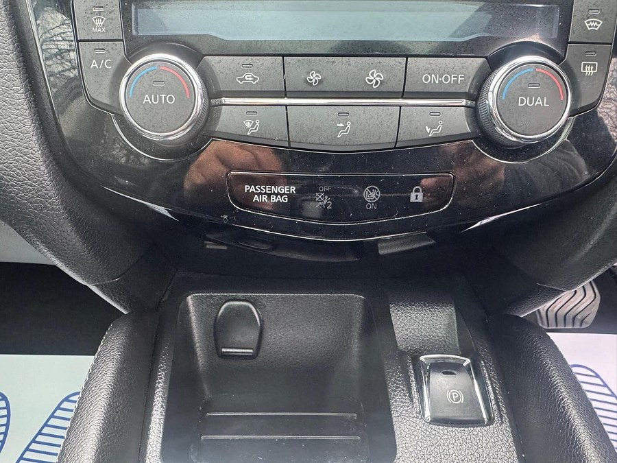 2014 Nissan Qashqai photo 14